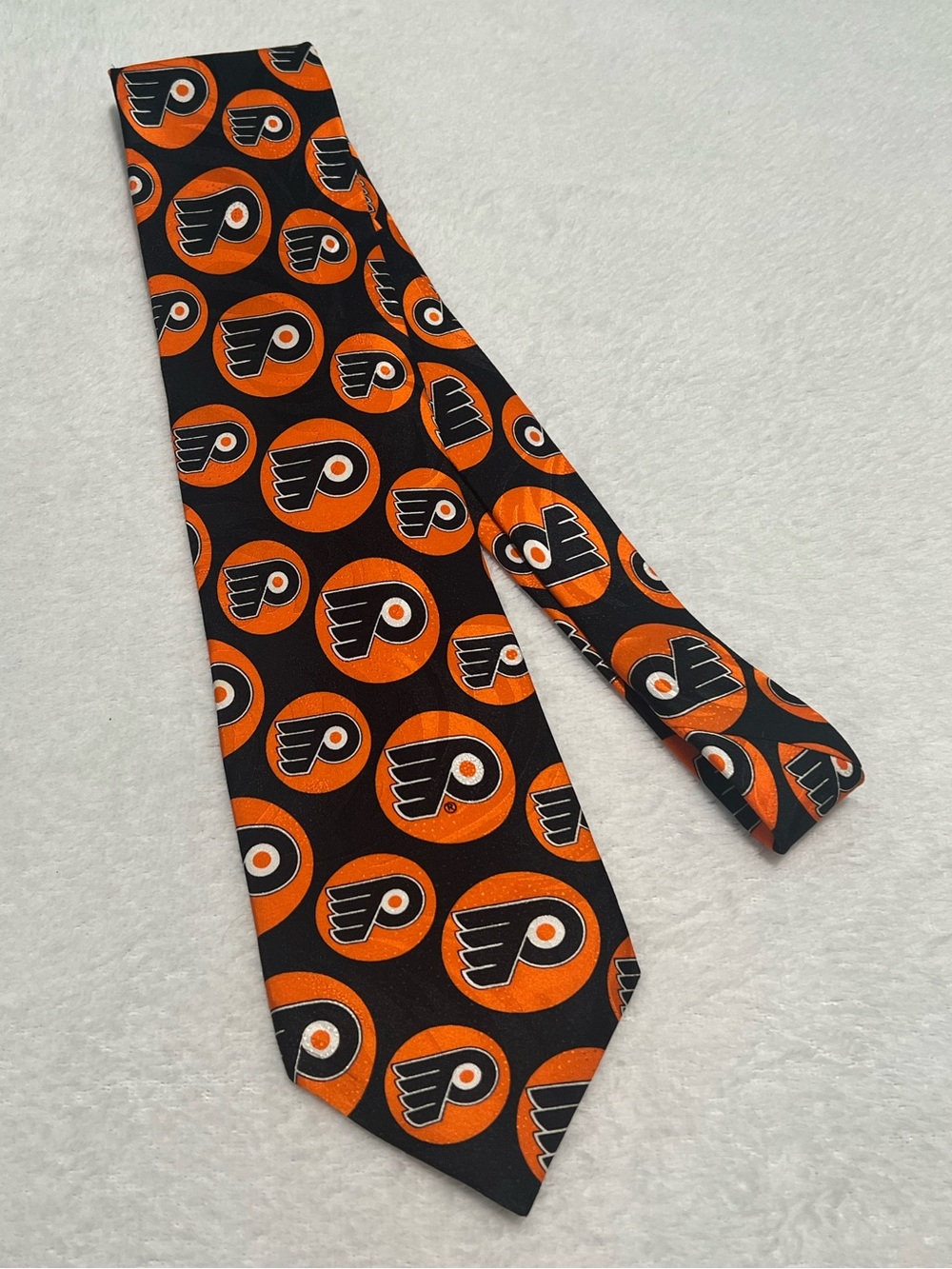 Ralph Marlin Philadelphia Flyers NHL Men's Black and Orange Logo Pattern Tie